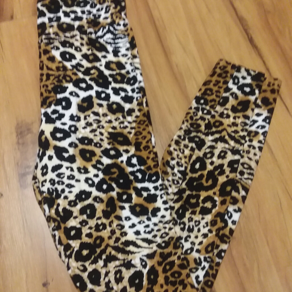 Cheetah print leggings